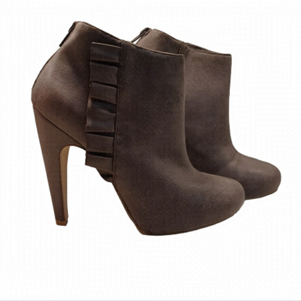 Nwt! JustFab Orline ankle boots heels